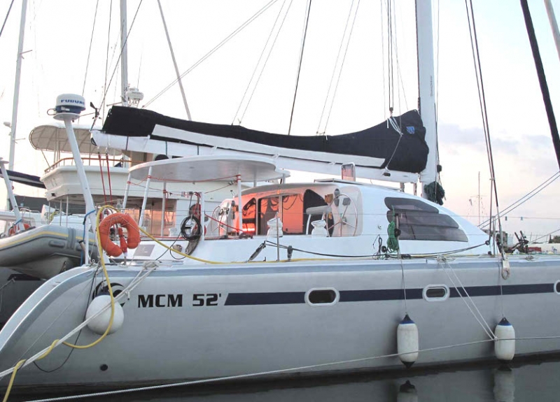 catamaran mcm 52