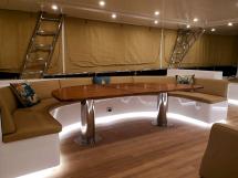 NG 66' Catamaran - Table de flybridge