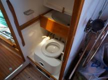 AYC Beaujolais - Coin toilette lavabo