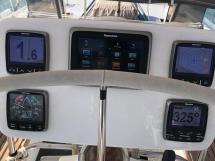 AYC Yachtbroker - Cigale 16 - Electronique au poste de barre