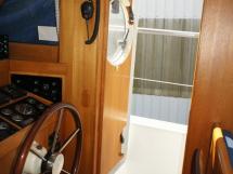 AYC Yachtbrokers - Trawler Meta King Atlantique - Porte étanche tribord