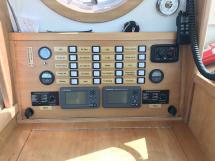 AYC Yachtbroker - Trawler Meta King Atlantique - Panneau électrique