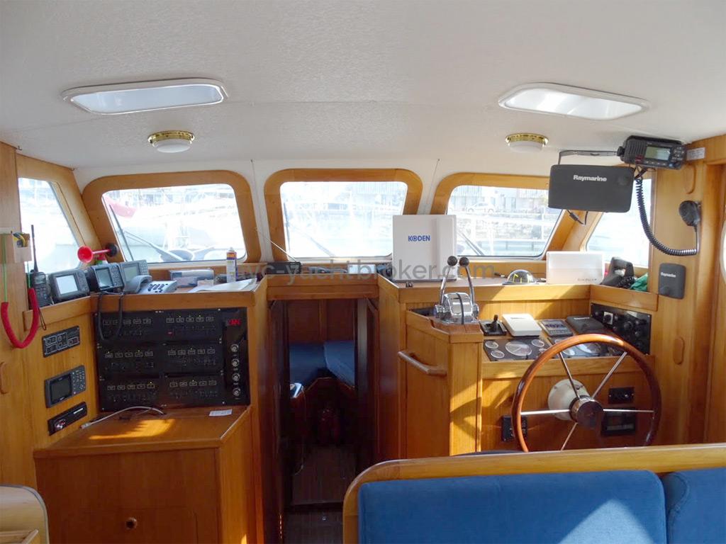 AYC Yachtbrokers - Trawler Meta King Atlantique - Carré