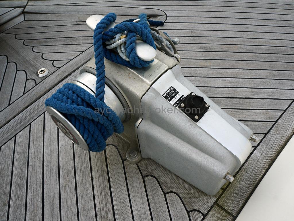 Searocco 1500 Trawler - Guindeau électrique