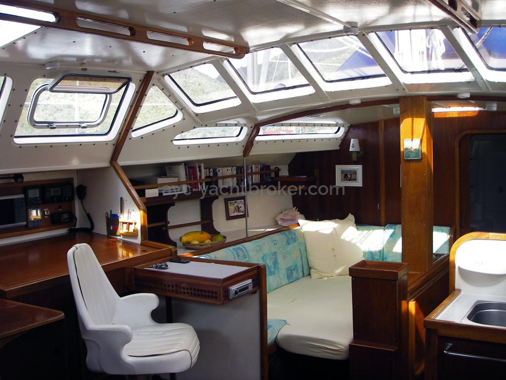 AYC Yachtbroker - Gael 43 - Carré transformable lit double