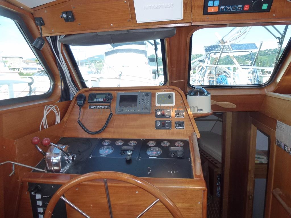 Trawler Méta King Atlantique - Ayc - Carré Poste de pilotage