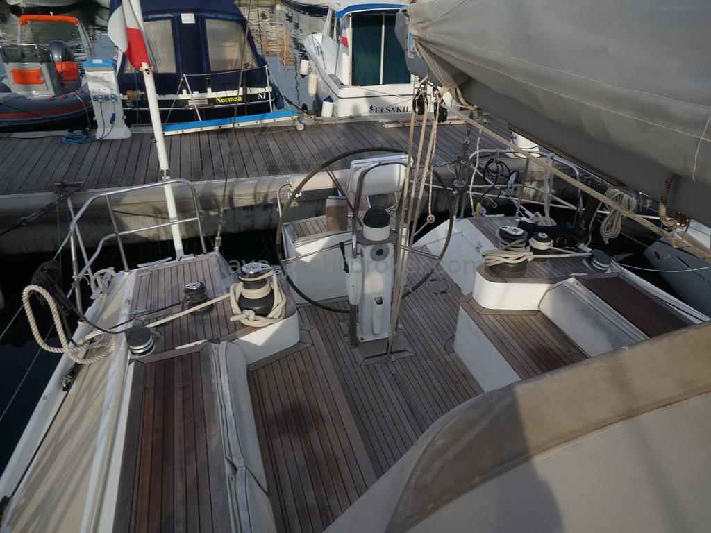 Universal Yachting 49.9 - Cockpit