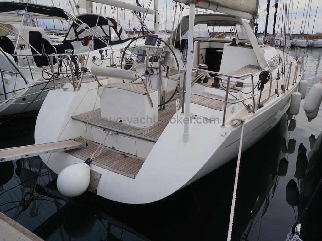 Universal Yachting 49.9 - Au ponton
