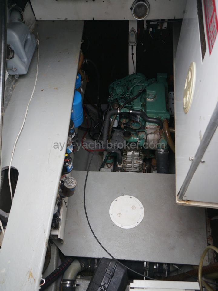 Catana 582 Caligo - Cale moteur bâbord