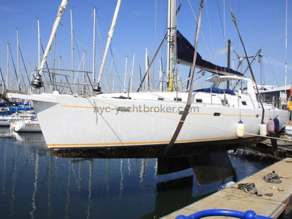 Universal Yachting 49.9 - Carène
