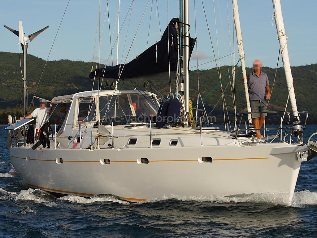 Universal Yachting 49.9 - Au moteur